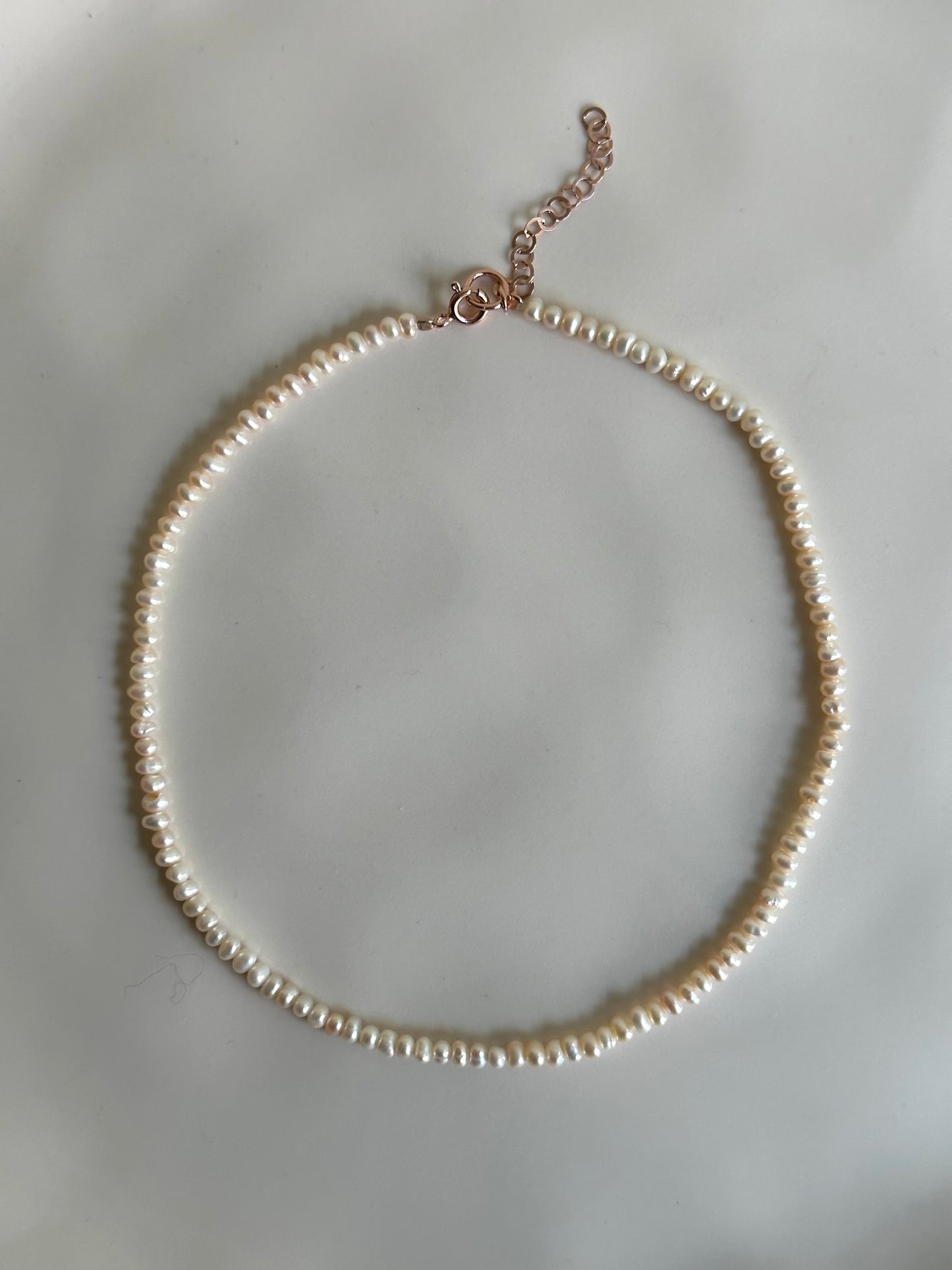 White Pearls Choker